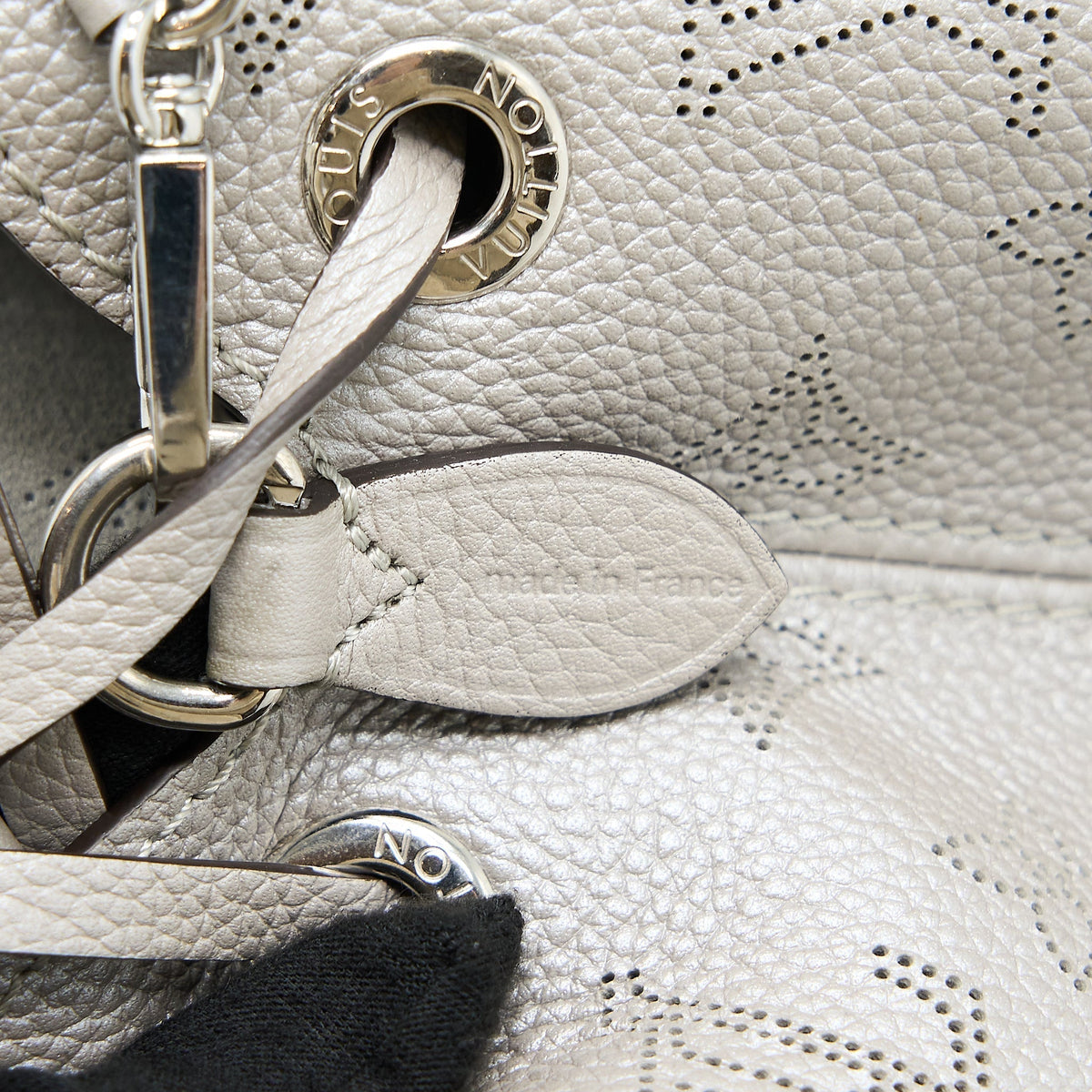 LOUIS VUITTON BELLA BUCKET BAG CALFSKIN SILVER SHW (NEW VERSION)