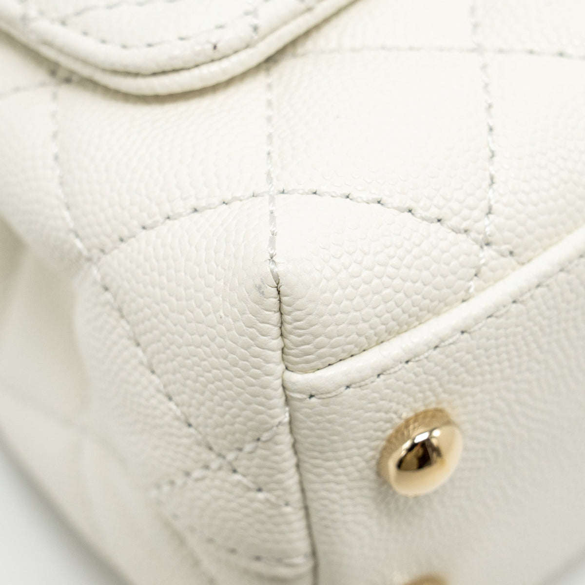 CHANEL MINI COCO HANDLE CAVIAR WHITE LGHW (MICROCHIP)