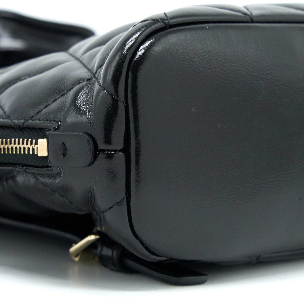 CHANEL 22A QUILTED BACKPACK SHINY CALFSKIN BLACK LGHW (MICROCHIP)