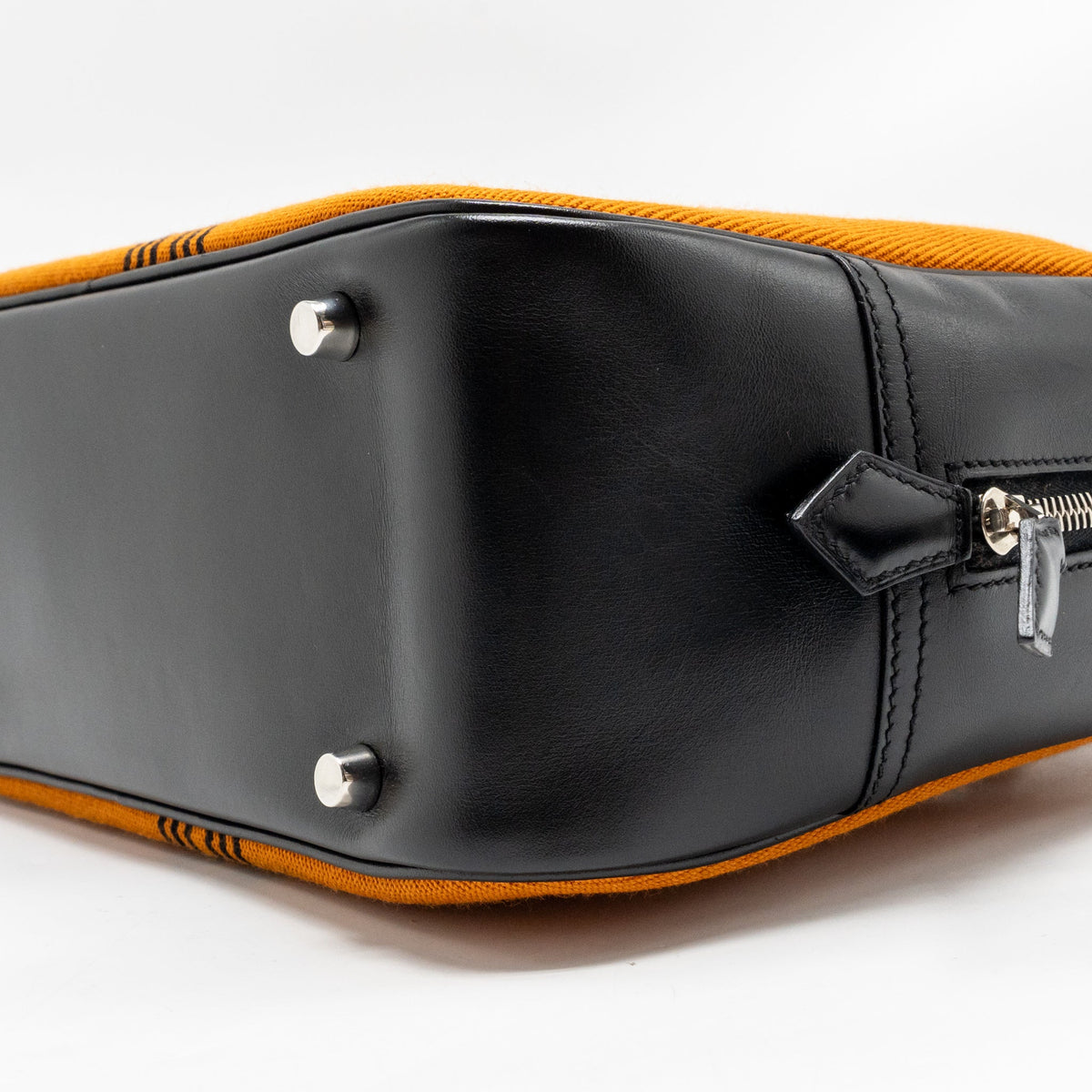 Hermes plume 28 fabric / leather orange / black SHW