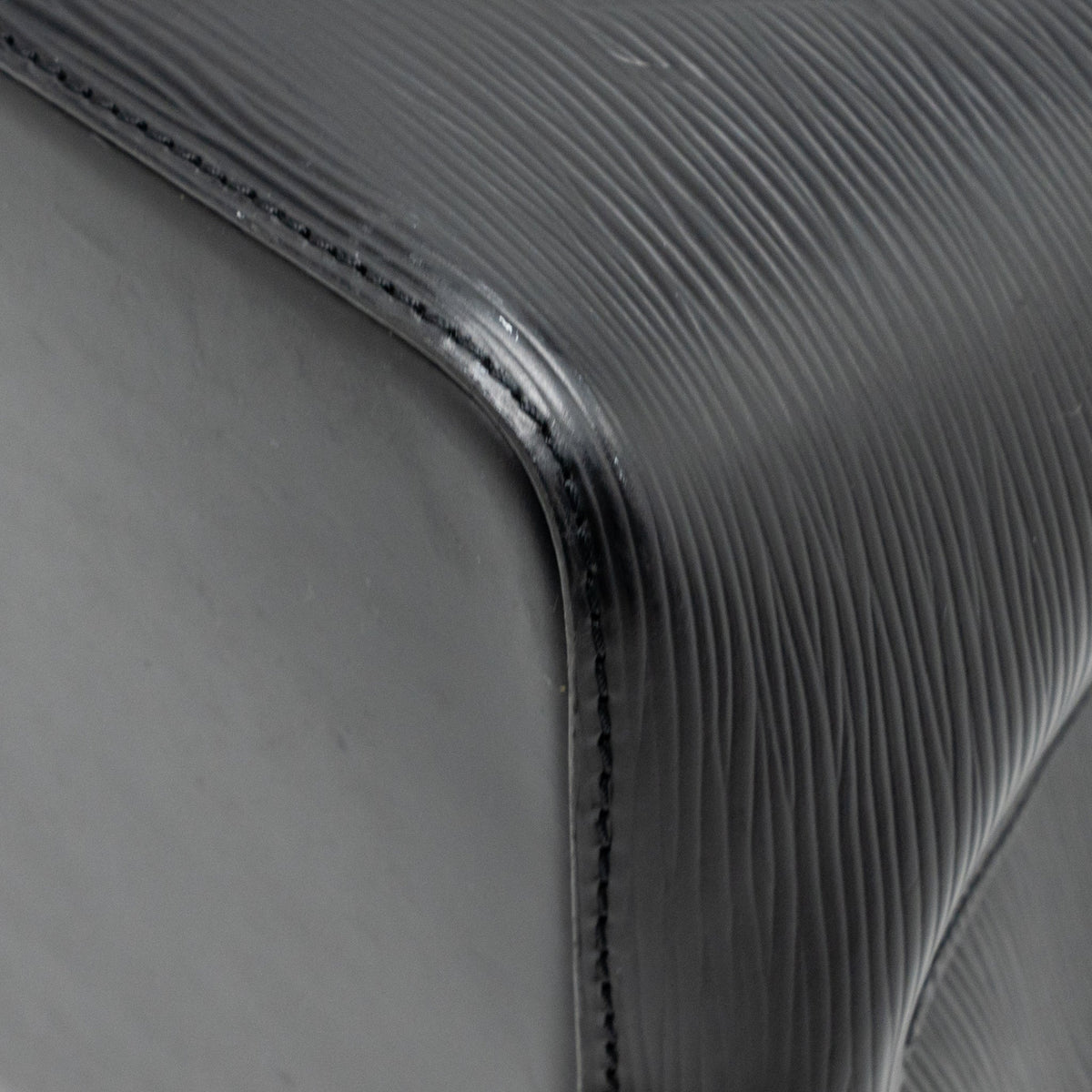 Louis Vuitton Neonoe Epi Leather Black SHW