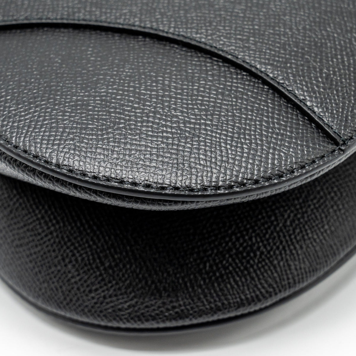 DIOR MEDIUM SADDLE BAG WITH STRAP CALFSKIN BLACK GHW
