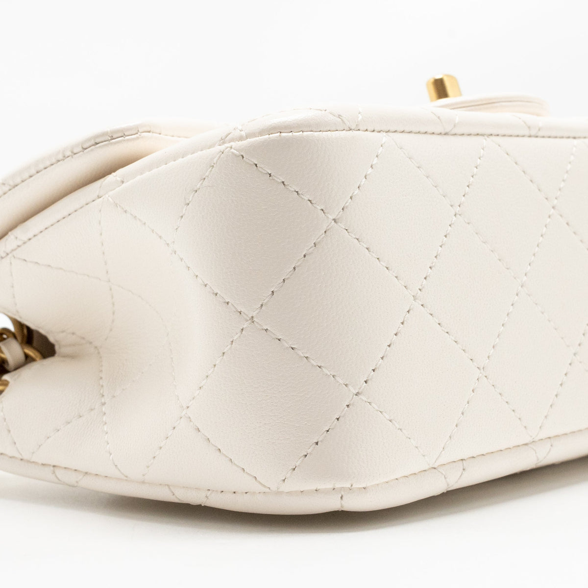 Chanel 26c Pearl Crush mini rectangular flap bag lambskin white GHW (microchip)