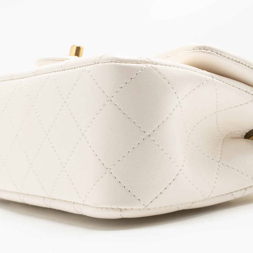 Chanel 26c Pearl Crush mini rectangular flap bag lambskin white GHW (microchip)