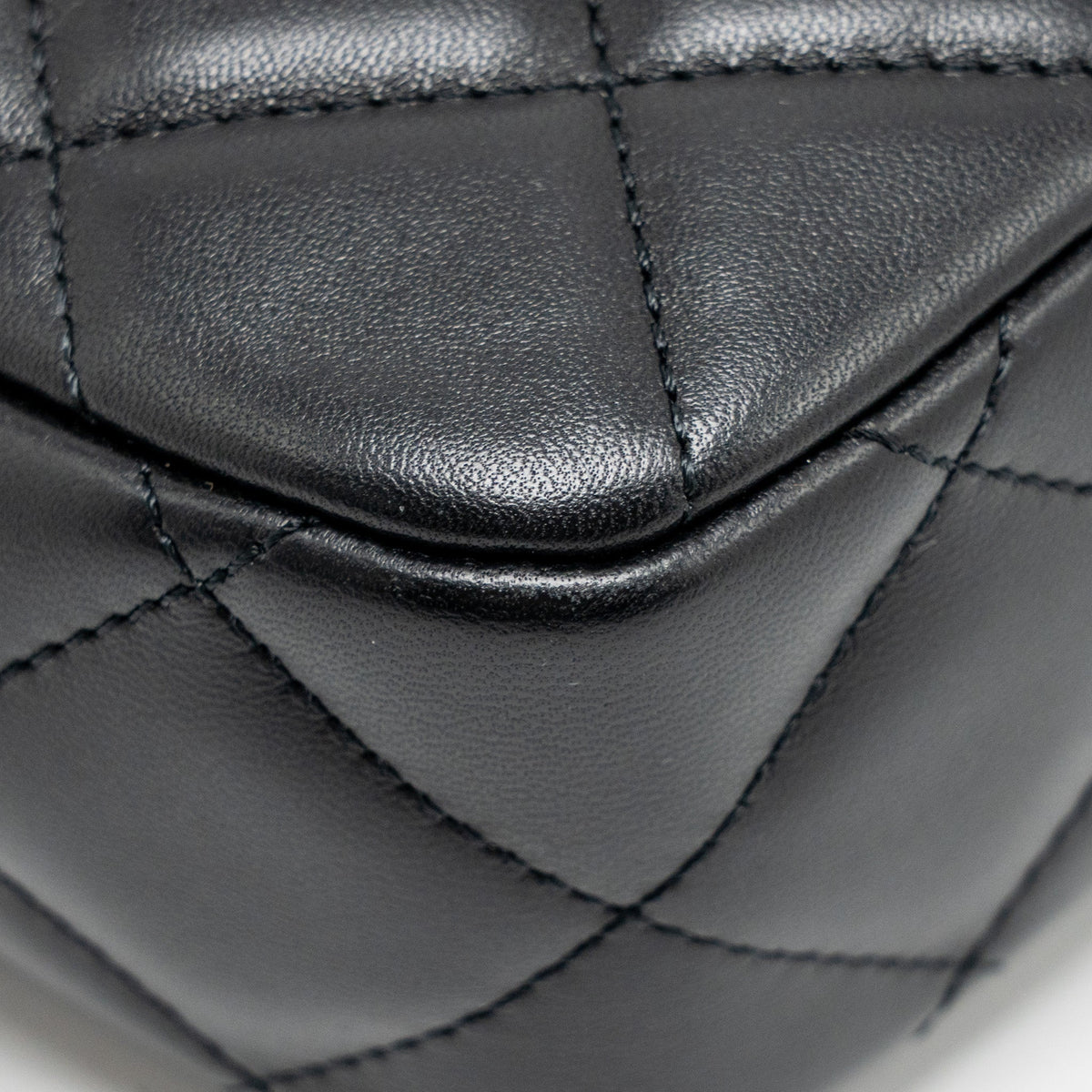 CHANEL 22C MY PERFECT MINI CAMERA CASE WITH CHAIN LAMBSKIN BLACK GHW (MICROCHIP)