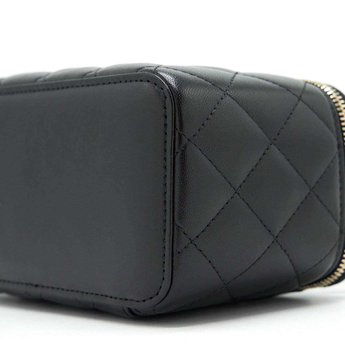 CHANEL 21K TOP HANDLE RECTANGULAR VANITY WITH CHAIN BLACK LGHW