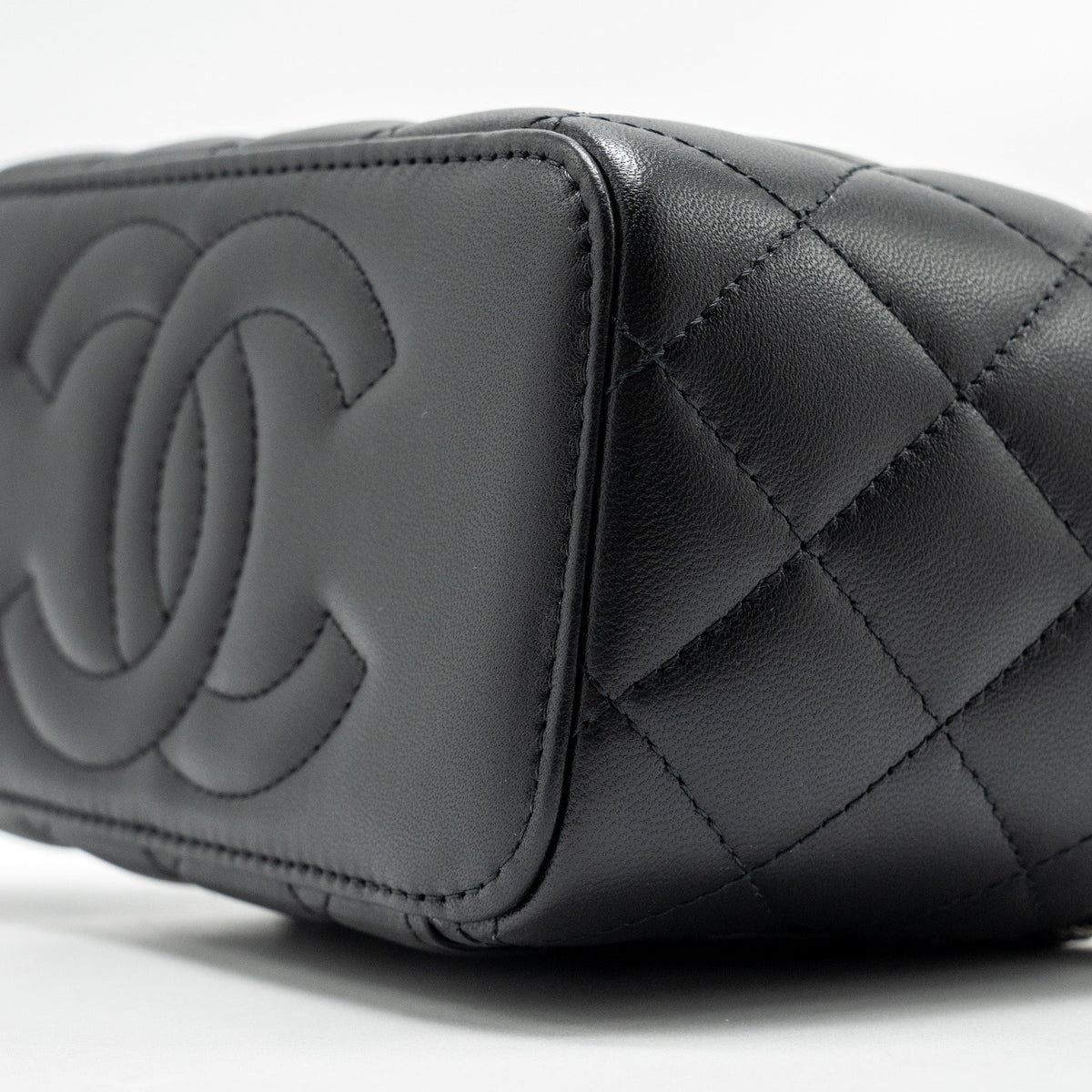 CHANEL TOP HANDLE LONG VANITY CASE LAMBSKIN BLACK SHW (MICROCHIP)