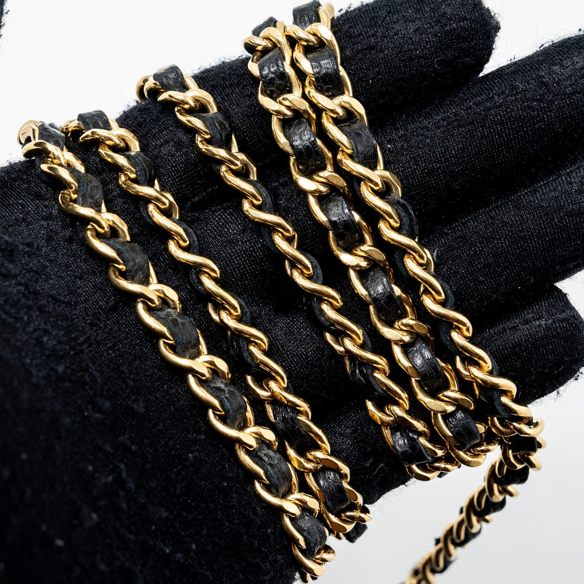 CHANEL CLASSIC WALLET ON CHAIN CAVIAR BLACK GHW (MICROCHIP)