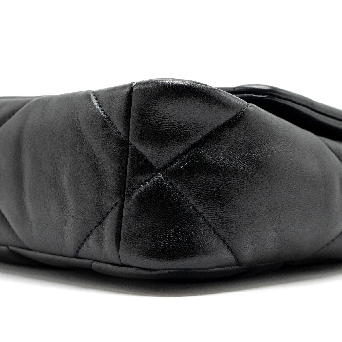 CHANEL SMALL 19 BAG LAMBSKIN BLACK MULTICOLOUR HARDWARE (MICROCHIP)