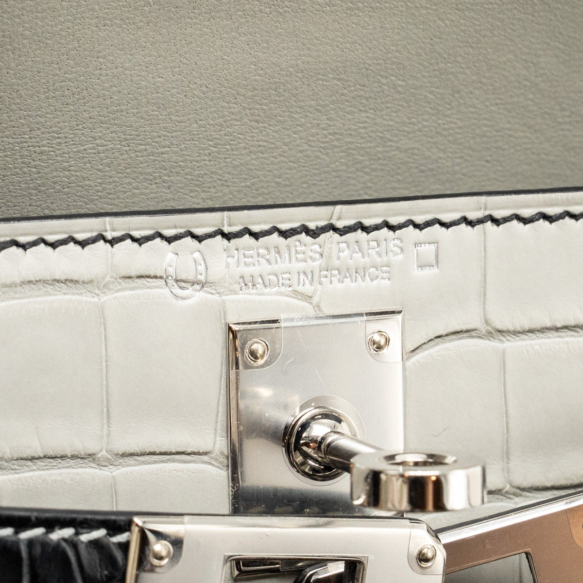 Hermes Mini Kelly II Alligator Mississippiensis Matt Gris Perle / black SHW