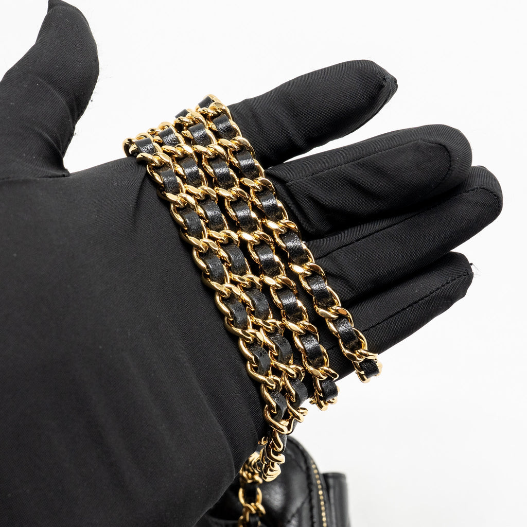 Chanel 22k top handle pocket long vanity with chain shiny calfskin black GHW (microchip)