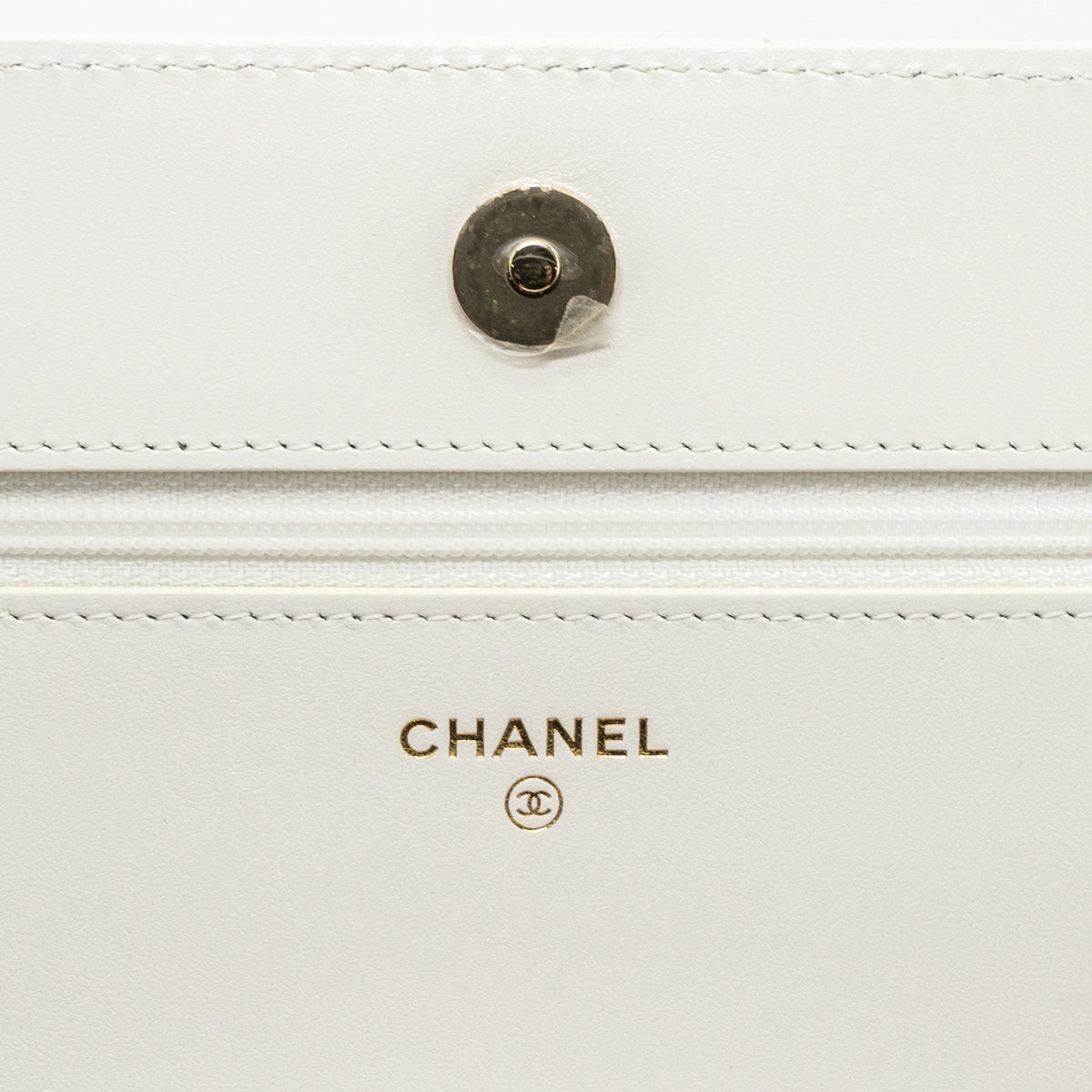 CHANEL BOY WALLET ON CHAIN CAVIAR WHITE LGHW (MICROCHIP)