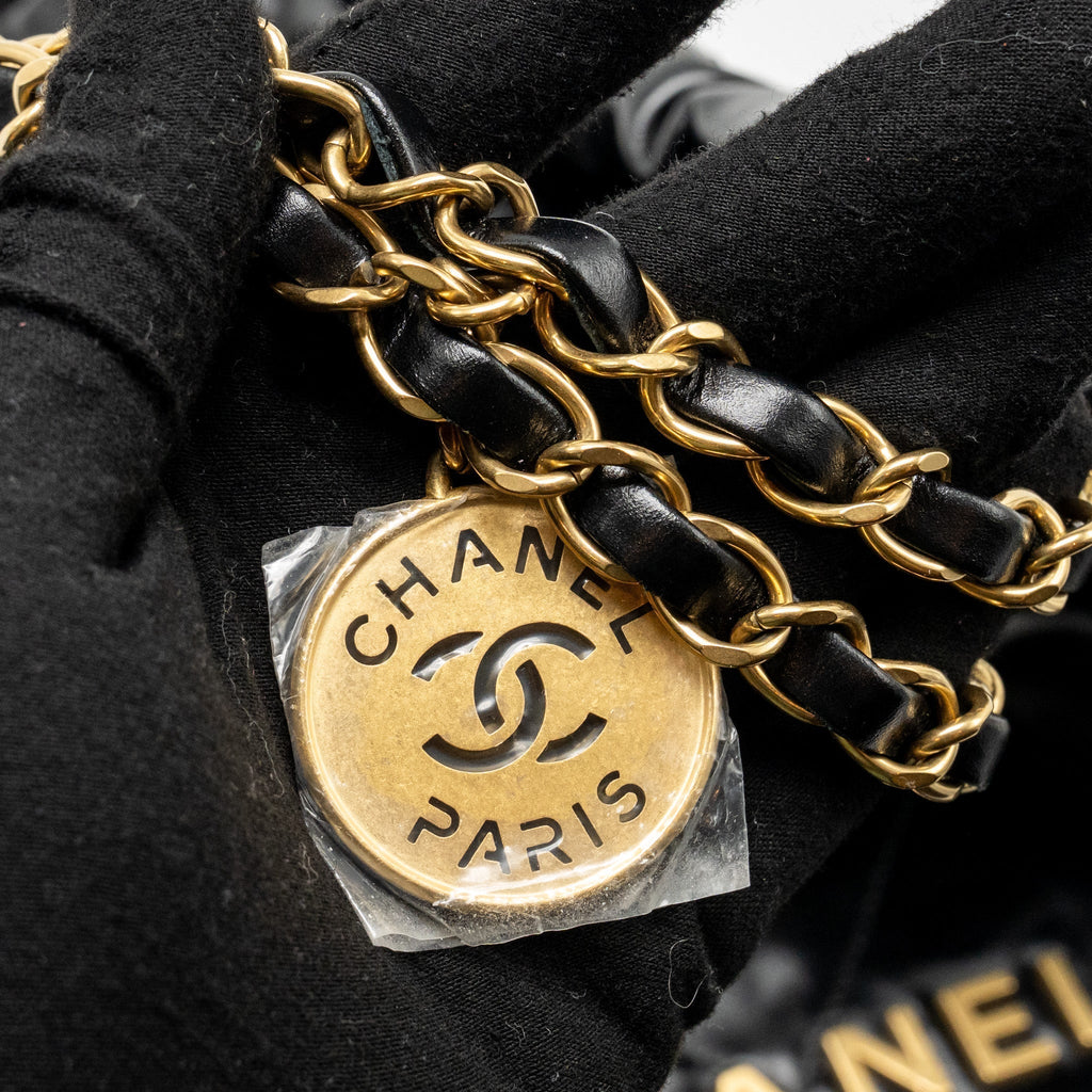 CHANEL MEDIUM 22 BAG SHINY CALFSKIN BLACK GHW (MICROCHIP)