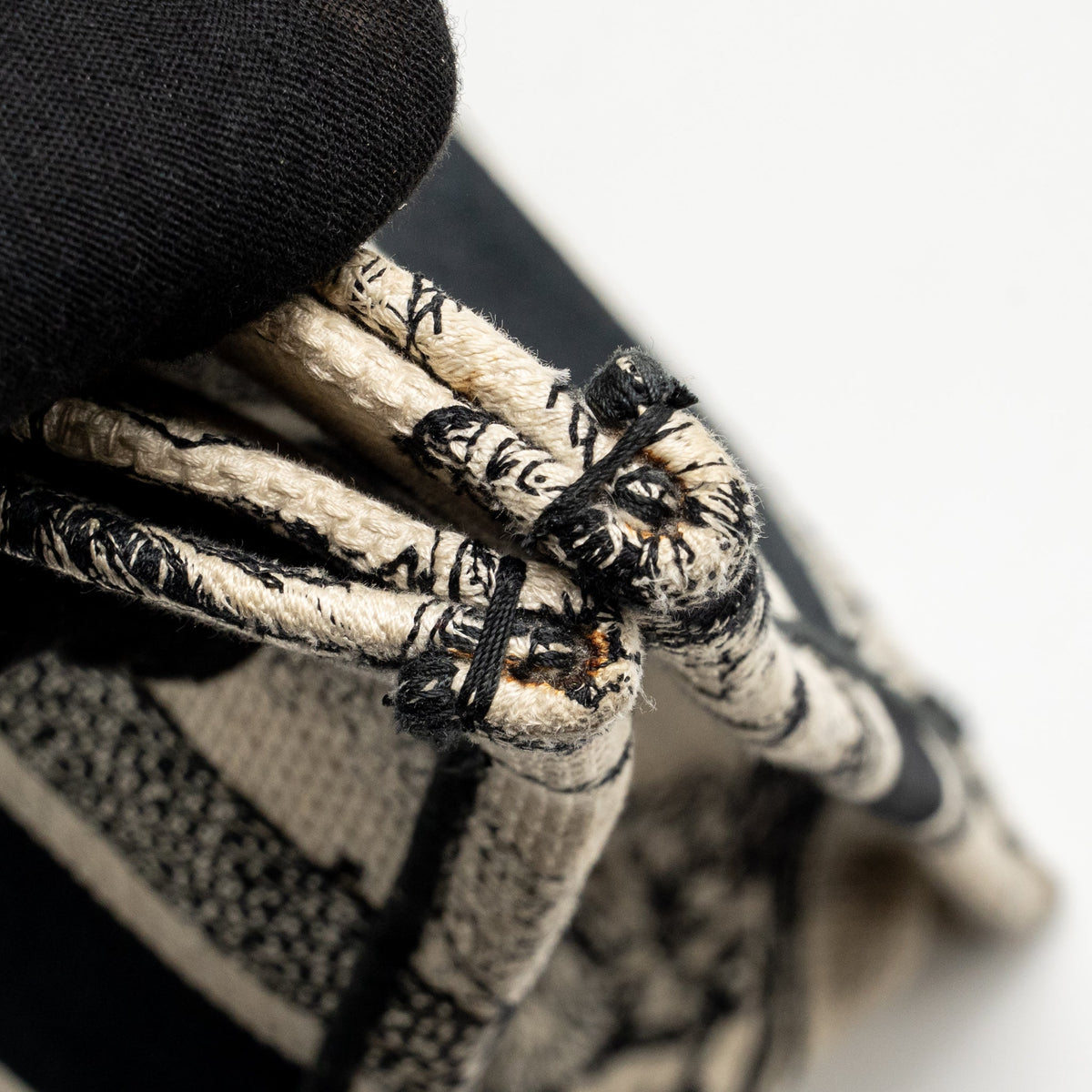 Dior medium book tote toile de jouy embroidery canvas White / Black
