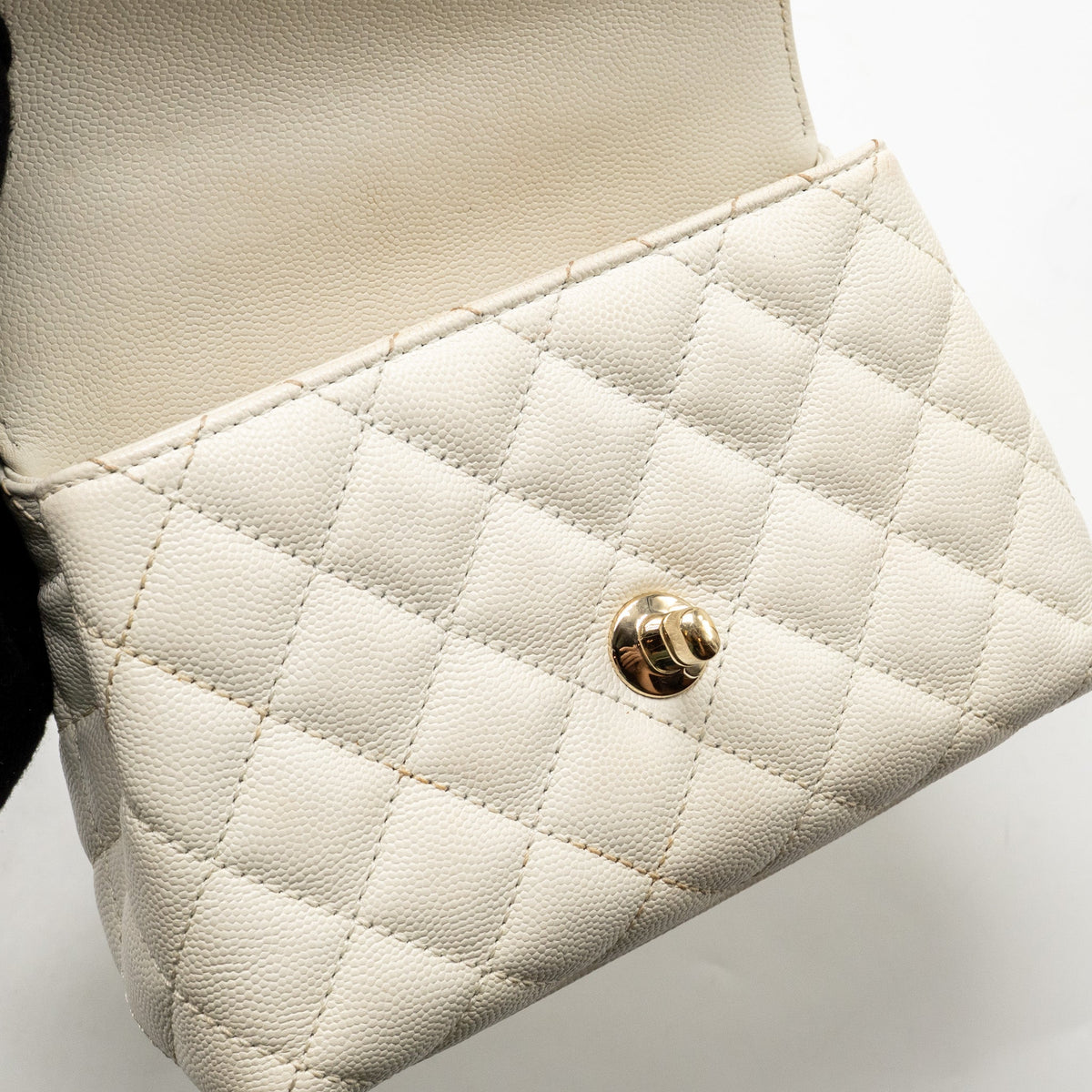 CHANEL MINI COCO HANDLE CAVIAR WHITE LGHW (MICROCHIP)