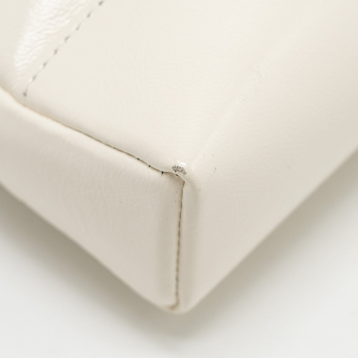 CHANEL MINI 31 CLUTCH WITH CHAIN SHINY LAMBSKIN WHITE LGHW (MICROCHIP)