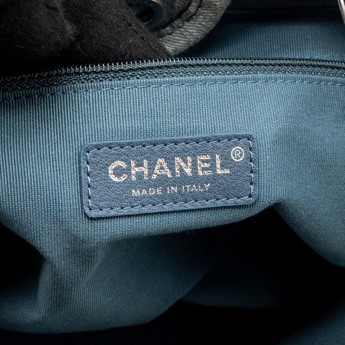 CHANEL DEAUVILLE SHOPPING TOTE BAG DENIM BLUE SHW (MICROCHIP)