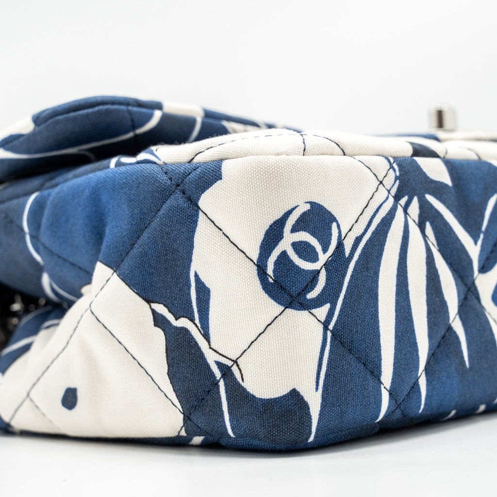 CHANEL MEDIUM LIMITED EDITION FLORA PRINTED CLASSIC FLAP BAG SILK BLUE/WHITE SHW (MICROCHIP)