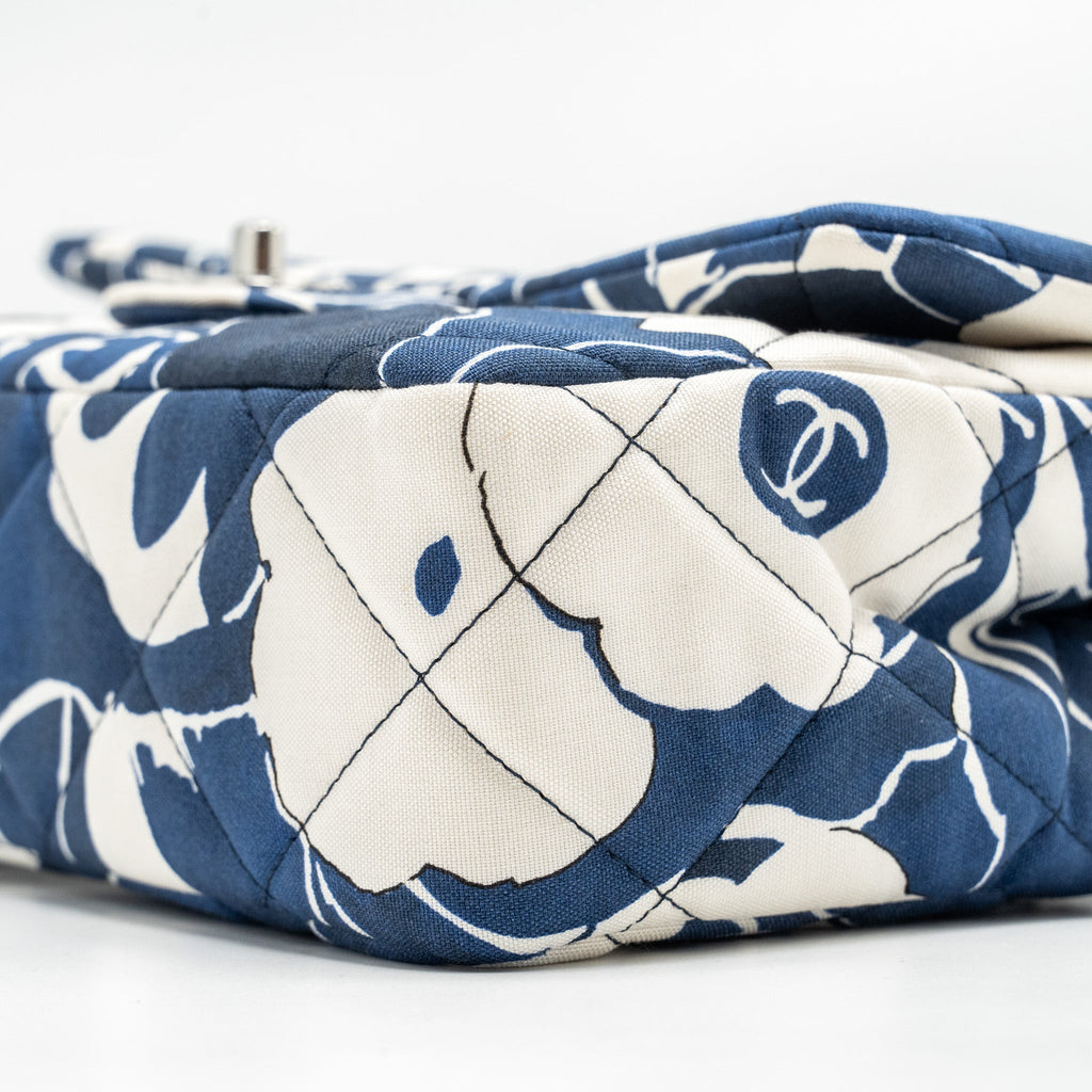CHANEL MEDIUM LIMITED EDITION FLORA PRINTED CLASSIC FLAP BAG SILK BLUE/WHITE SHW (MICROCHIP)