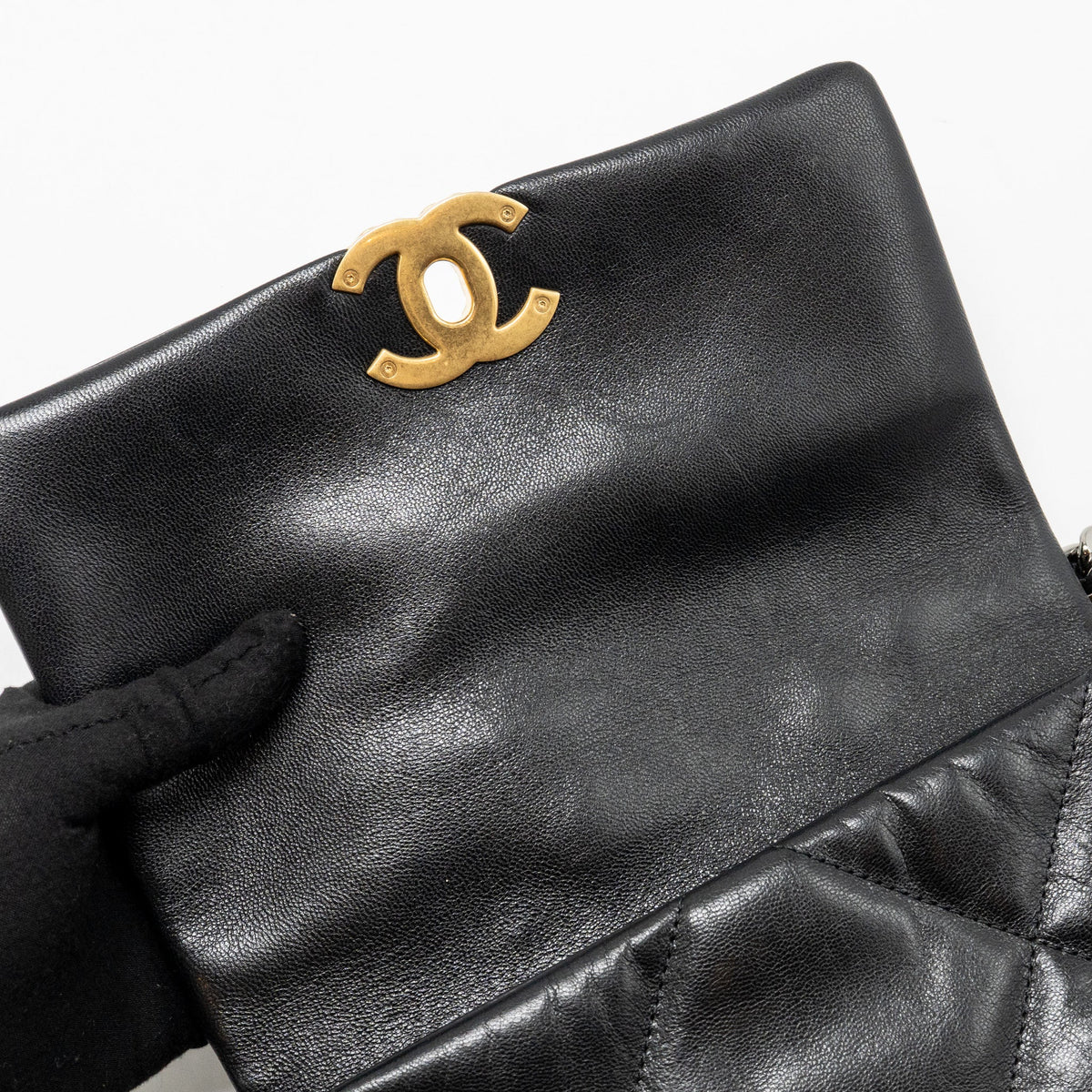 CHANEL SMALL 19 BAG GOATSKIN BLACK MULTICOLOUR HARDWARE