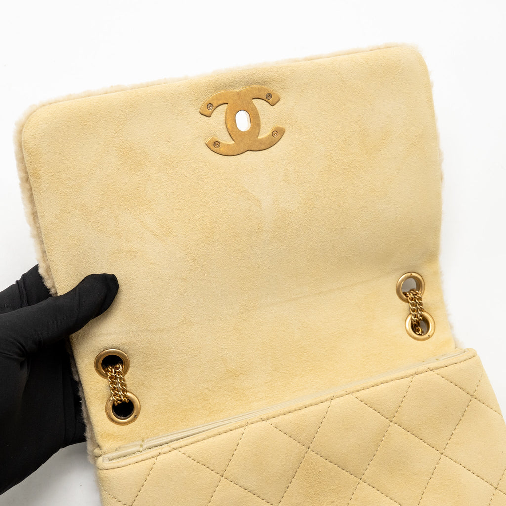 Chanel Shearling Quilted CC Logo Flap Bag with Chain Lambskin Beige GHW (Microchip)