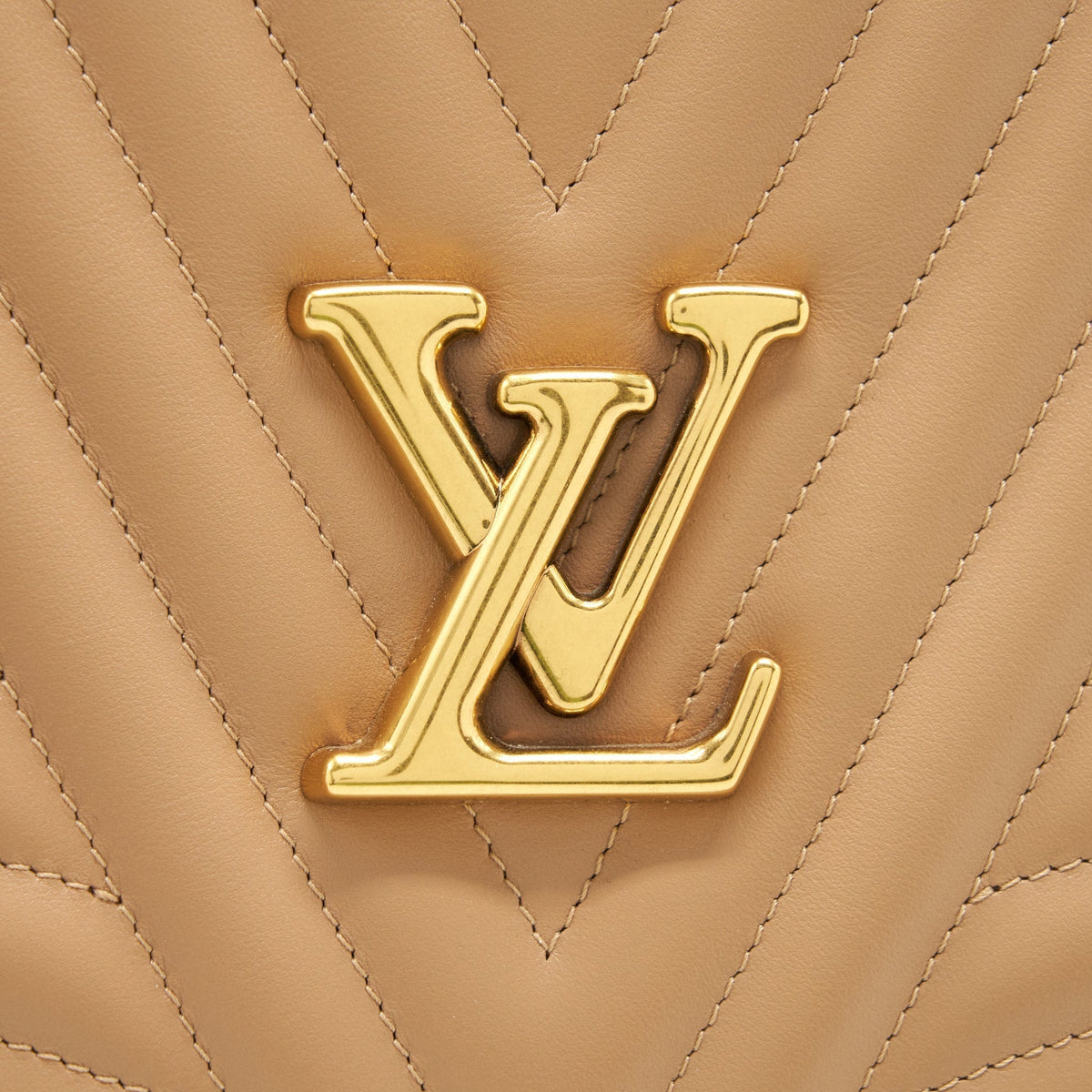 LOUIS VUITTON QUILTED CALFSKIN NEW WAVE CHAIN TOTE BAG