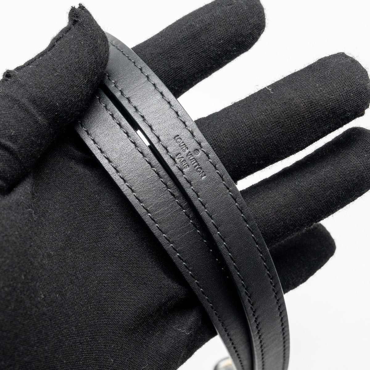 LOUIS VUITTON NEONOE MONOGRAM CANVAS BLACK GHW