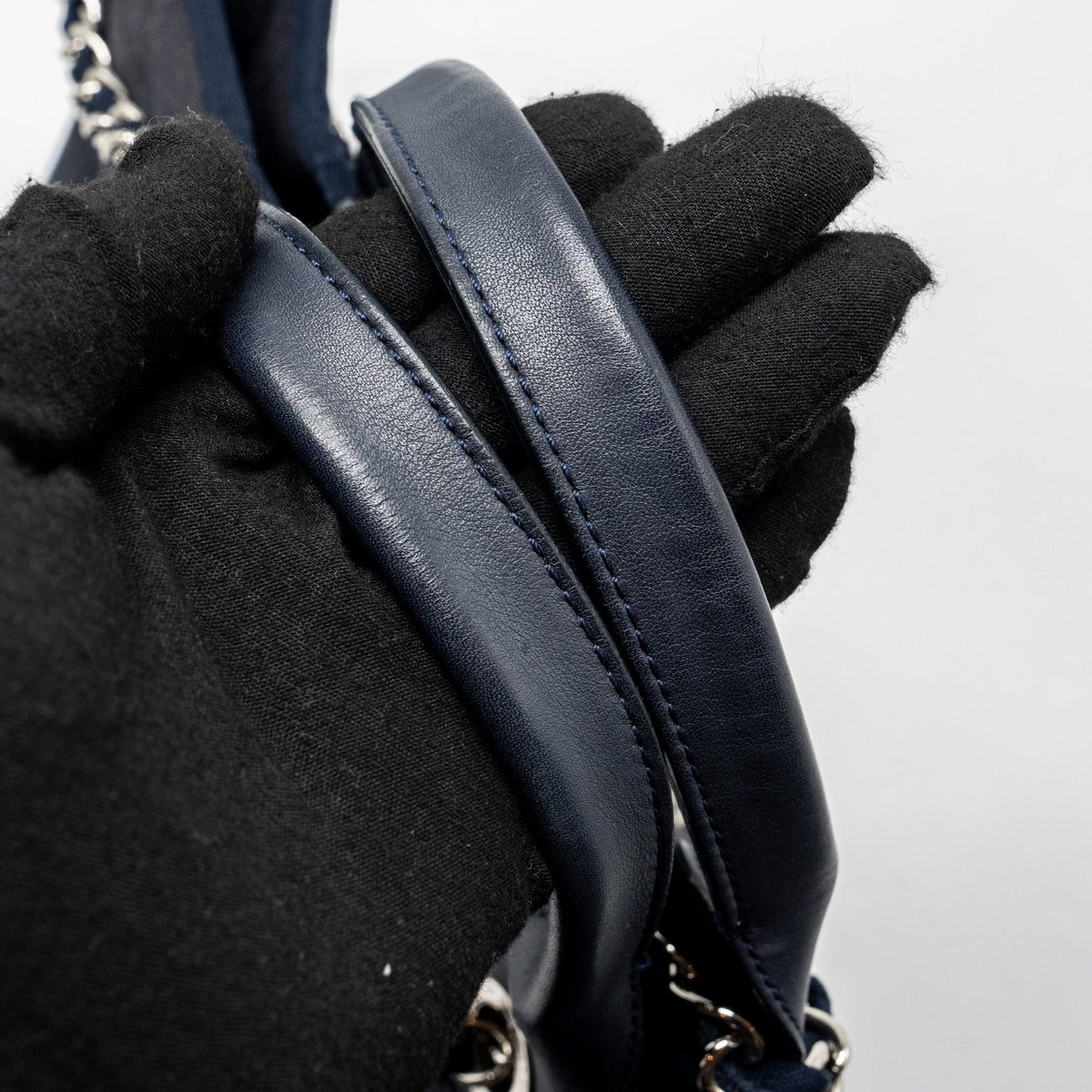 CHANEL DEAUVILLE TOTE BAG DENIM/CALFSKIN DARK BLUE SHW