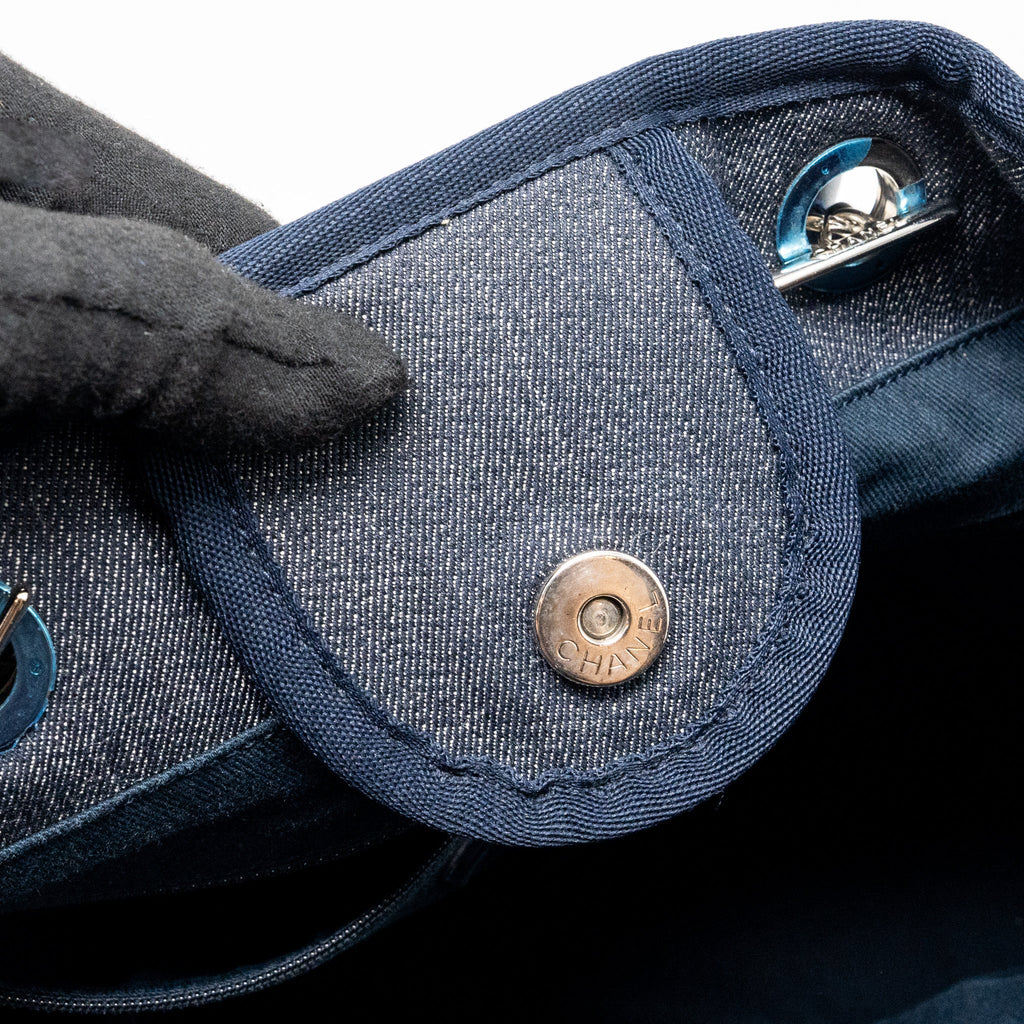 CHANEL DEAUVILLE TOTE BAG DENIM/CALFSKIN DARK BLUE SHW