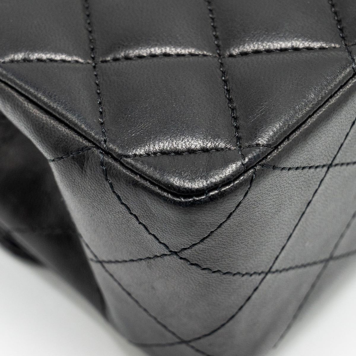 CHANEL MEDIUM CLASSIC DOUBLE FLAP BAG LAMBSKIN BLACK GHW