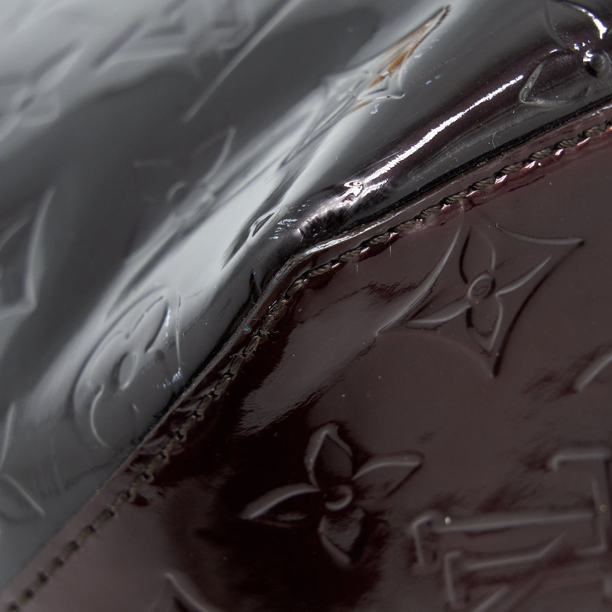 LOUIS VUITTON VERNIS BELLEVUE GM BAG PATENT AMARANTE GHW