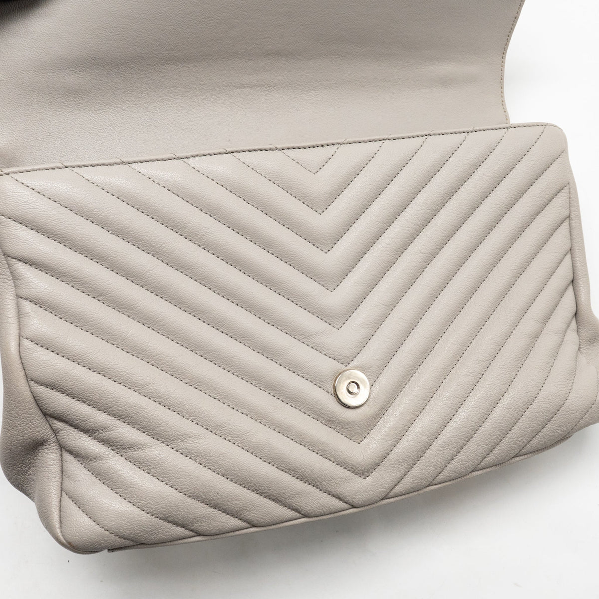 Saint Laurent/YSL Large College Bag Chevron Sheepskin Light Grey SHW