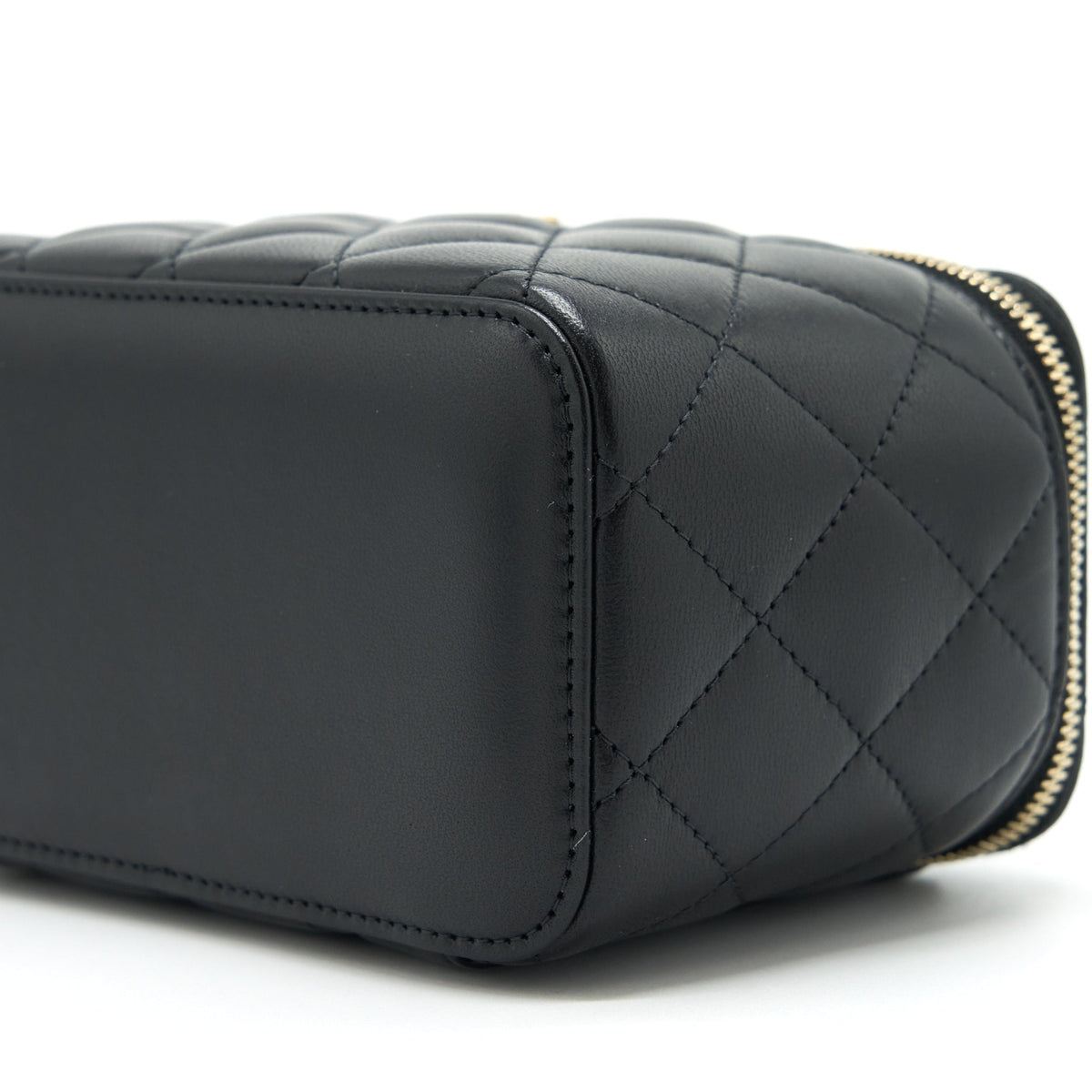 CHANEL 22S PEARL CRUSH LONG VANITY WITH CHAIN LAMBSKIN BLACK GHW