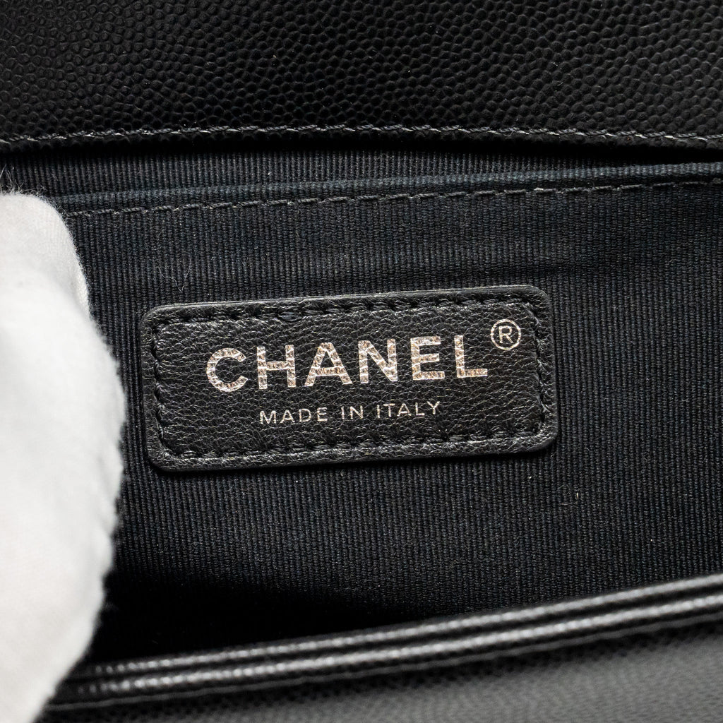 CHANEL MEDIUM BOY BAG CAVIAR BLACK SHW (MICROCHIP)