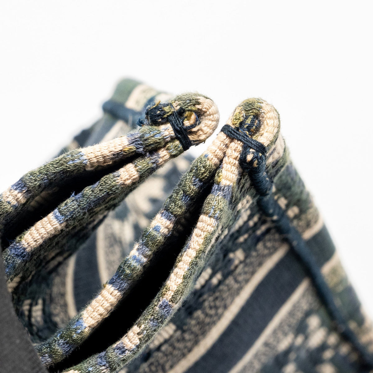DIOR MEDIUM BOOK TOTE DIOR OBLIQUE EMBROIDERY BLUE