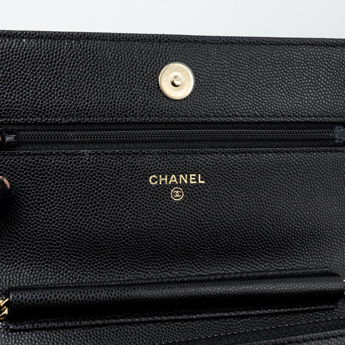 CHANEL DETAILED LOGO WALLET ON CHAIN BLACK CAVIAR LGHW (MICROCHIP)