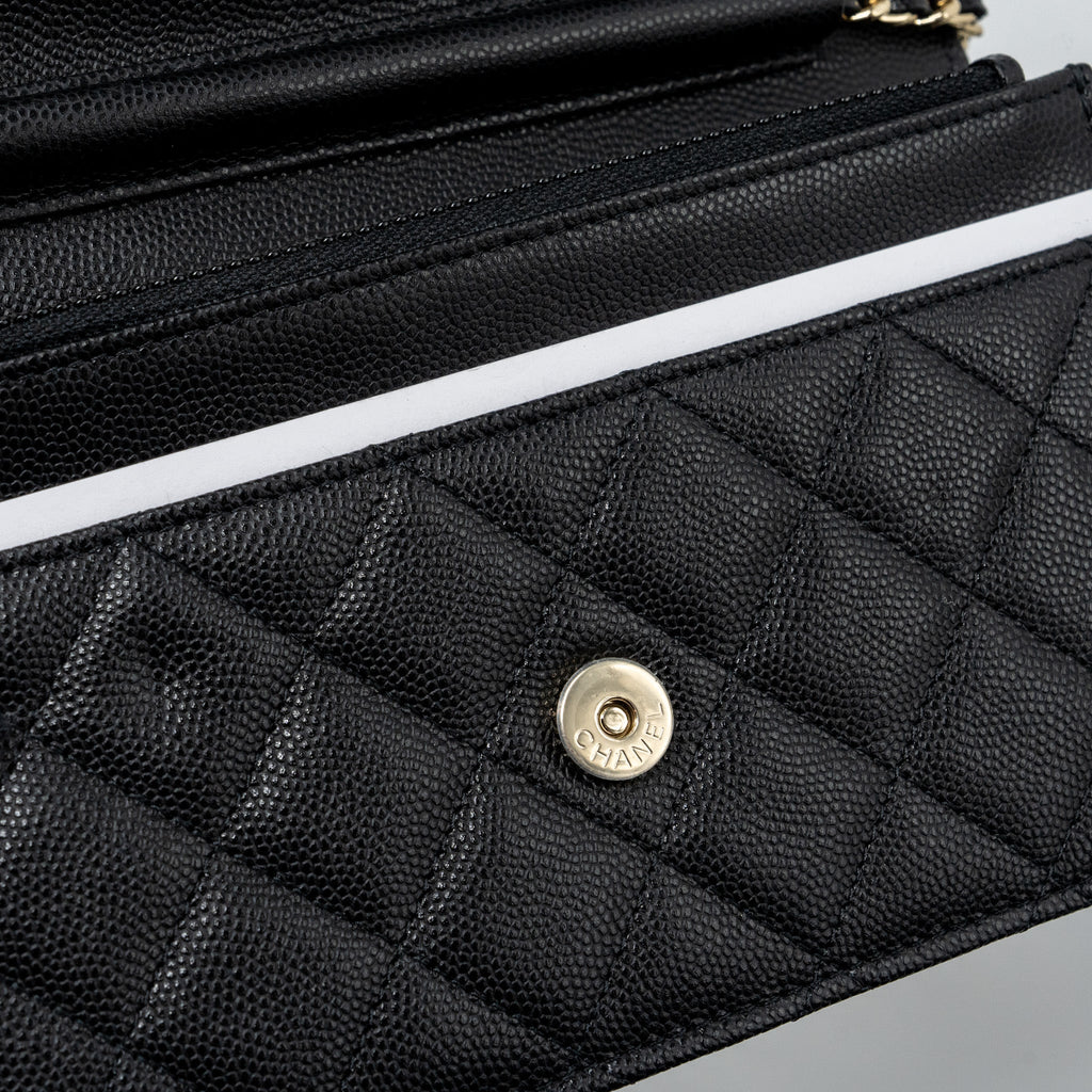 CHANEL DETAILED LOGO WALLET ON CHAIN BLACK CAVIAR LGHW (MICROCHIP)