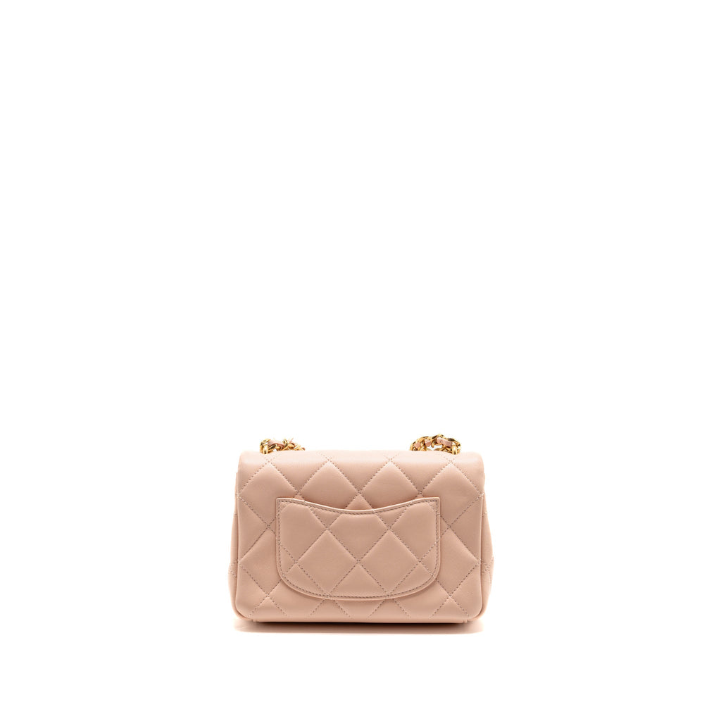 Chanel 24C Detailed CC Strap Handle Flap Bag Lambskin Light Pink GHW (Microchip)