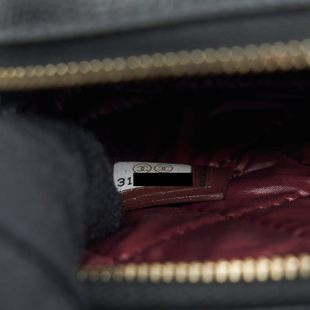 CHANEL SMALL ZIPPER VANITY POUCH CAVIAR BLACK LGHW