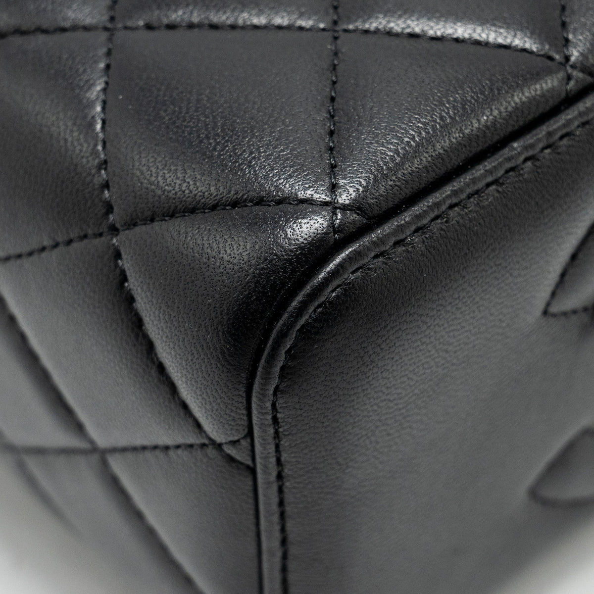 CHANEL LONG VANITY CASE LAMBSKIN SO BLACK (MICROCHIP)