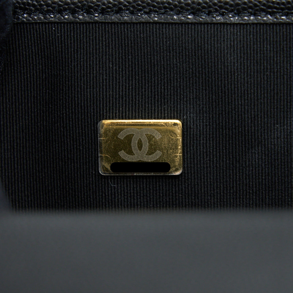 CHANEL 22K TOP HANDLE MESSENGER BAG CAVIAR BLACK BRUSHED GHW (MICROCHIP)