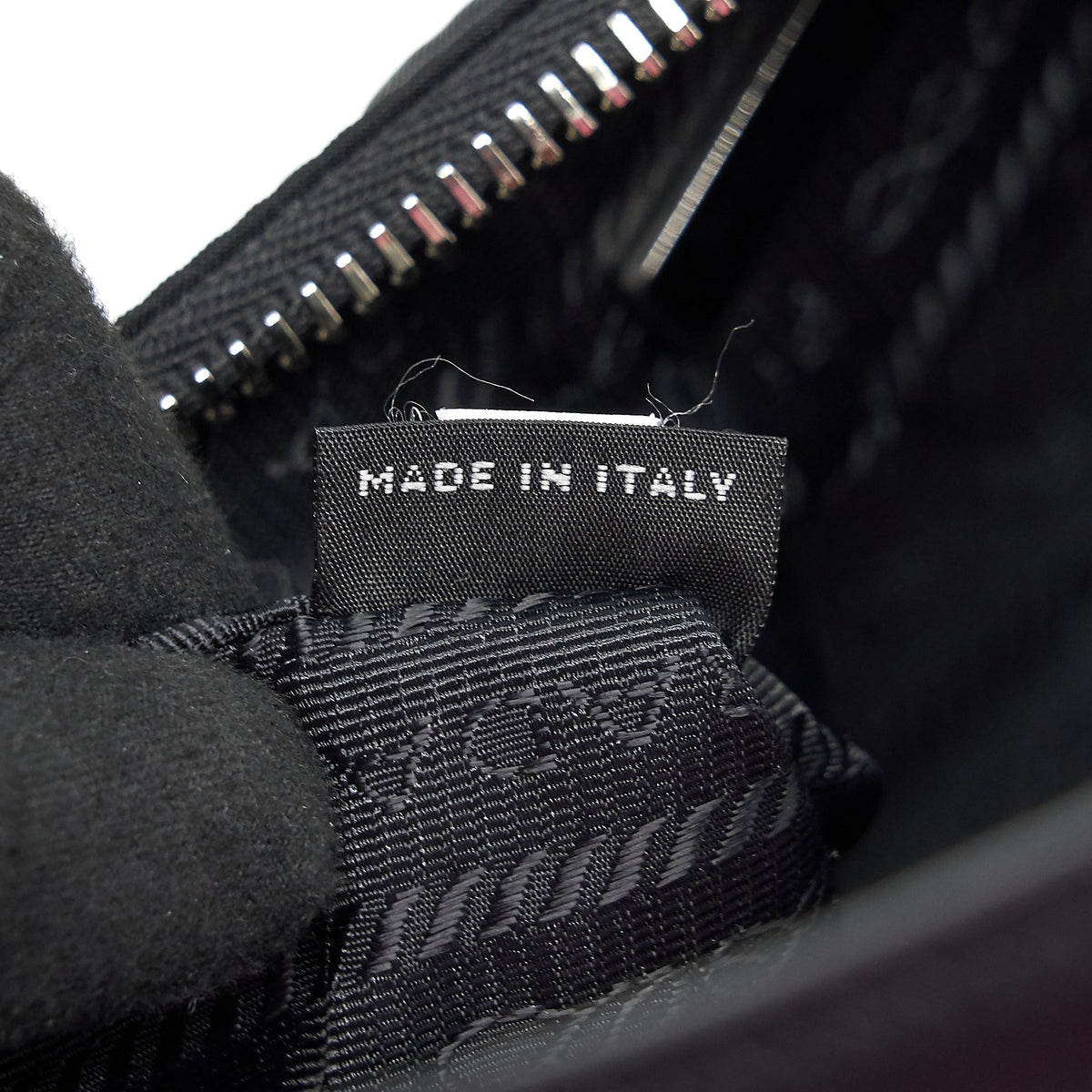 PRADA REEDITION 2005 NYLON BAG BLACK SHW