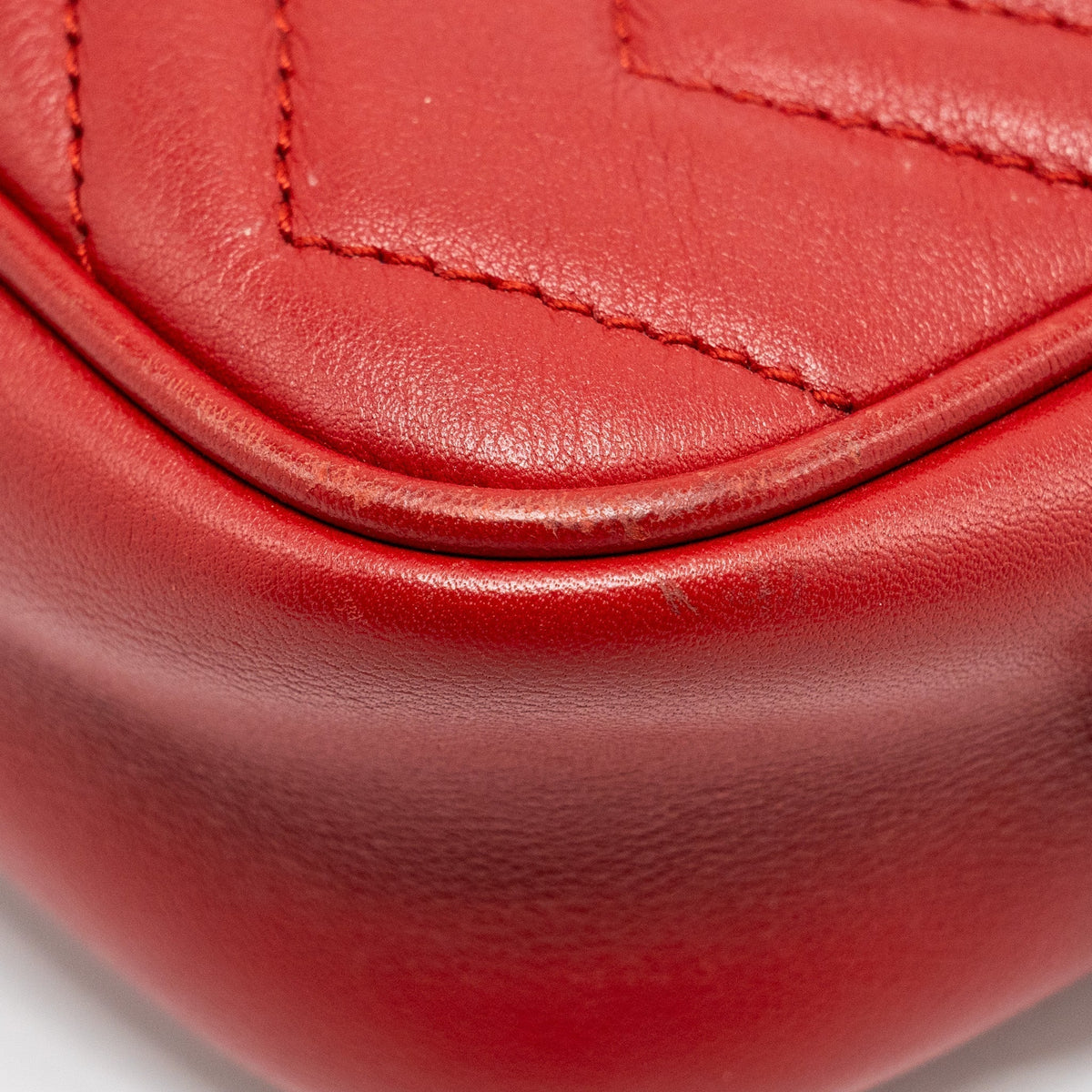GUCCI GG MARMONT MATELASSE CAMERA BAG RED LEATHER RED GHW