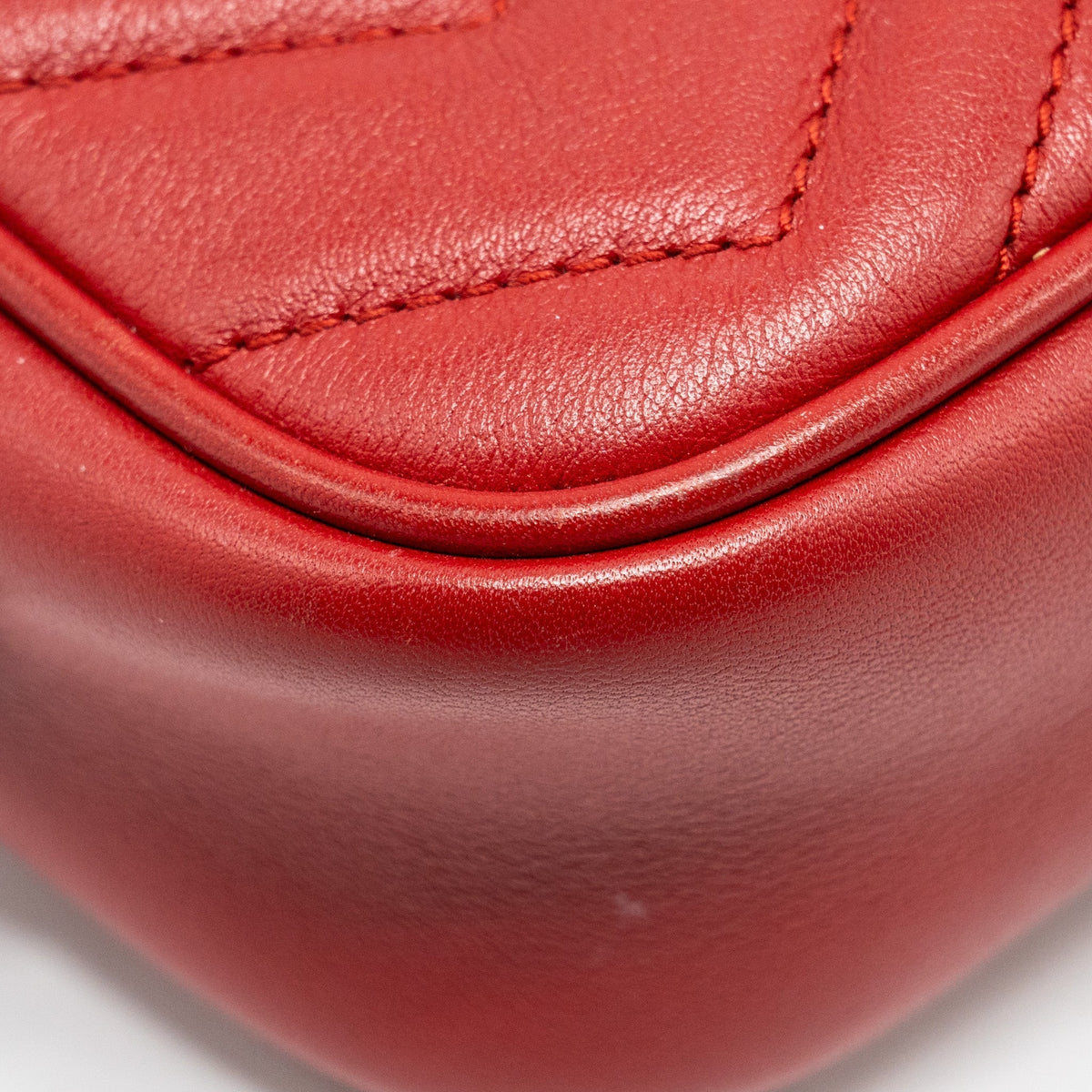 GUCCI GG MARMONT MATELASSE CAMERA BAG RED LEATHER RED GHW