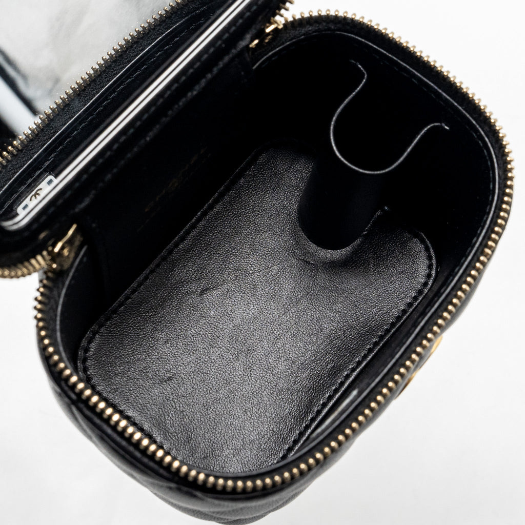 CHANEL TOP HANDLE MINI VANITY CASE WITH CHAIN LAMBSKIN BLACK GHW (MICROCHIP)