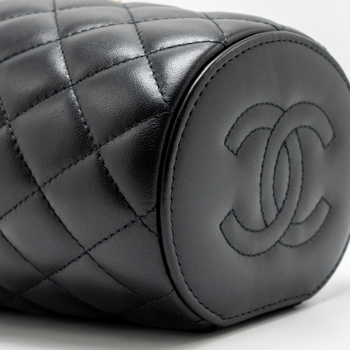 CHANEL AFTERNOON TEA TOP HANDLE VANITY CASE WITH CHAIN LAMBSKIN BLACK GHW (MICROCHIP)