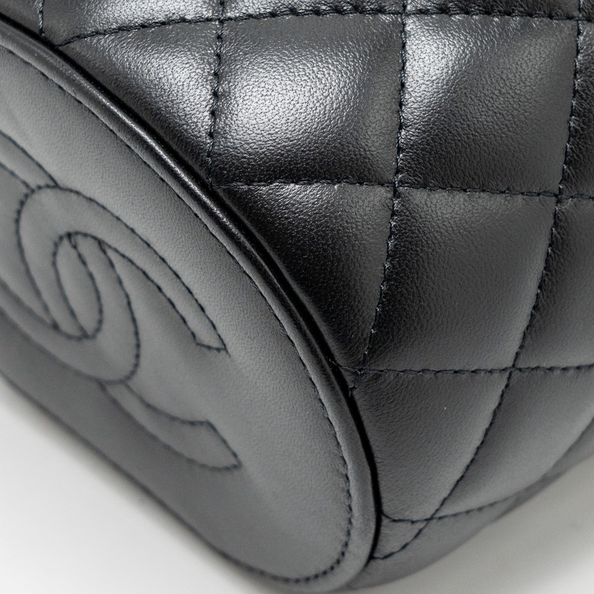 CHANEL AFTERNOON TEA TOP HANDLE VANITY CASE WITH CHAIN LAMBSKIN BLACK GHW (MICROCHIP)