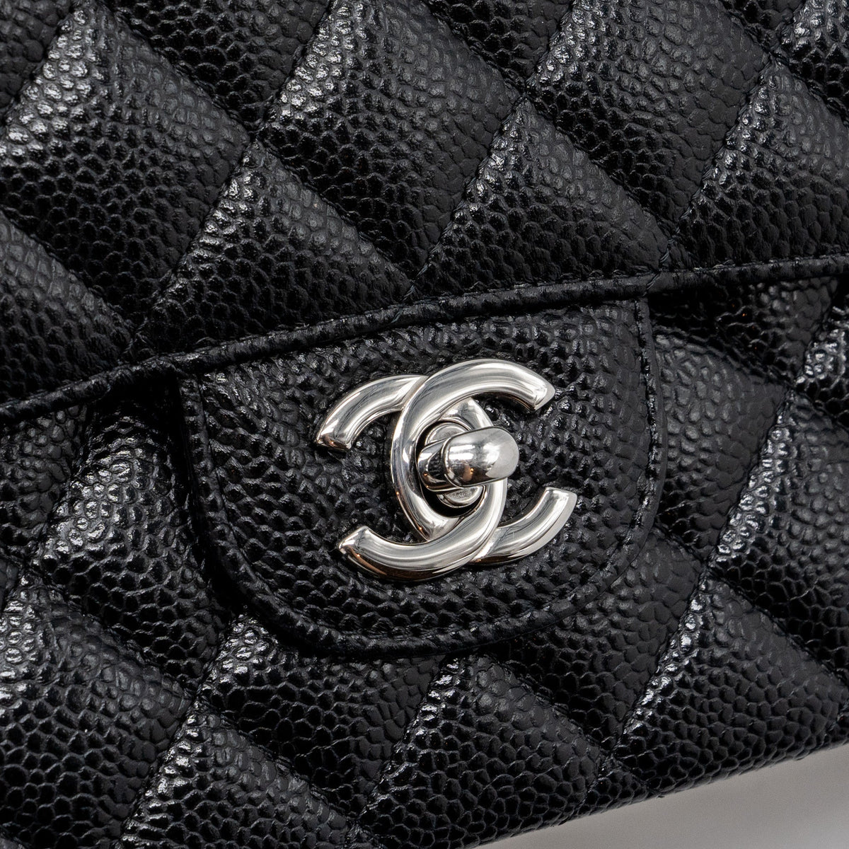 CHANEL MEDIUM CLASSIC DOUBLE FLAP BAG CAVIAR BLACK SHW (MICROCHIP)