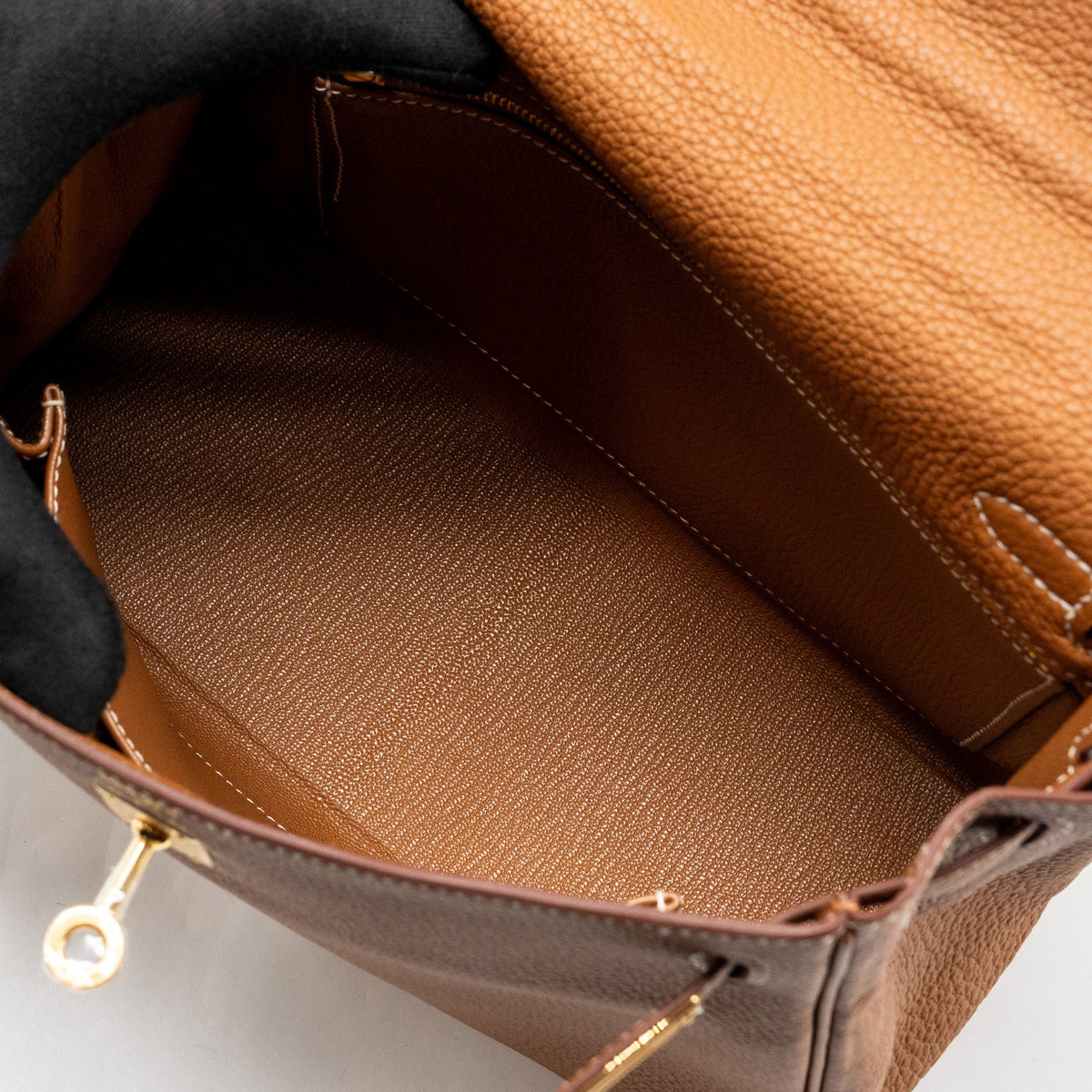 HERMES Kelly 25 Togo Gold GHW