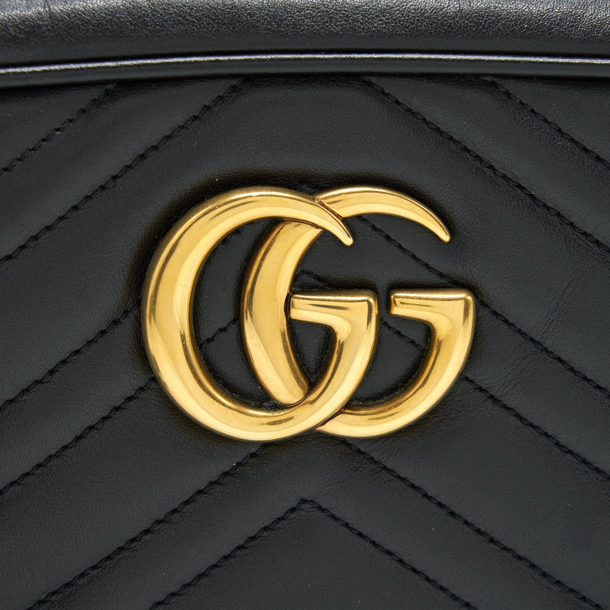 GUCCI GG MARMONT SMALL MATELASSE SHOULDER BAG BLACK GHW